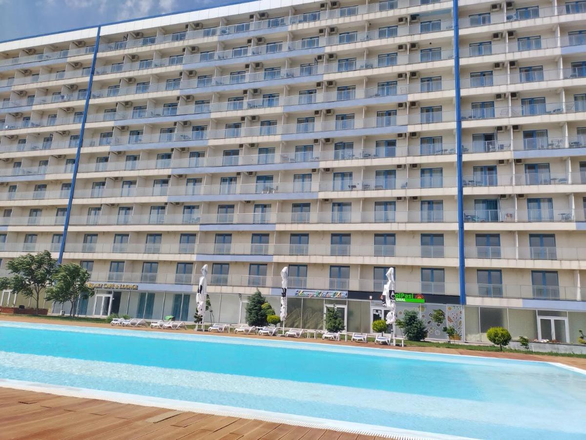 Blaxy Resort Stefi Cu Acces La Piscine Gratuit Douăzeci şi Trei August Exterior foto